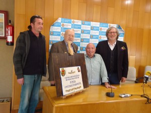 Entrega de una placa al Poeta Antonio Porpetta marzo 2013