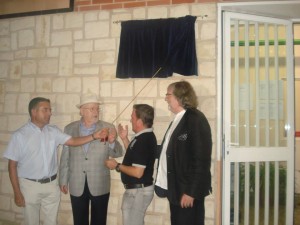 Placa creada en el taller de Cerámica de AMFI para la nueva sede del CFPA Antonio Porpetta